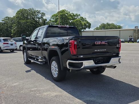 Used 2024 GMC Sierra 2500 SLT w/ SLT Premium Package AWD/4WD image 6