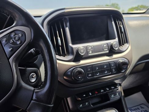 Used 2020 Chevrolet Colorado Z71 AWD/4WD image 10