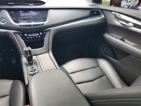 Used 2020 Cadillac XT5 Premium Luxury image 15