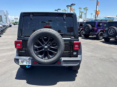 Used 2024 Jeep Wrangler Unlimited Sahara AWD/4WD image 22