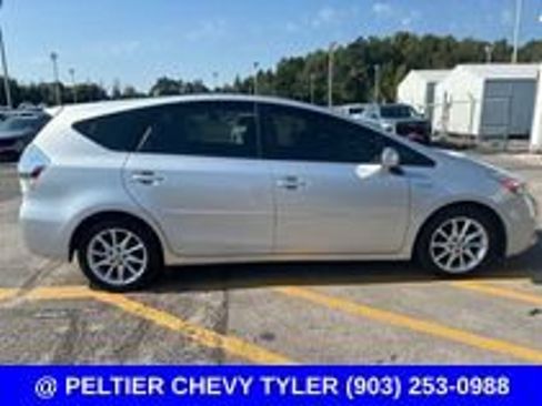 Used 2013 Toyota Prius V Five FWD image 9