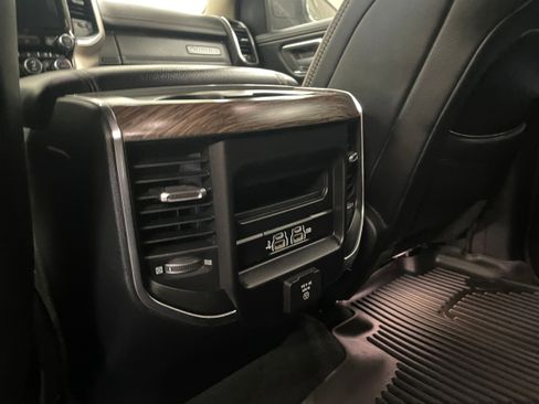 Used 2019 RAM 1500 Laramie image 28
