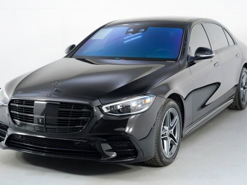 Used 2022 Mercedes-Benz S 500 4MATIC w/ AMG Line Package image 56