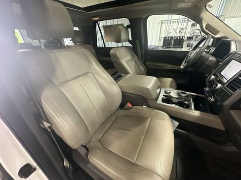 Used 2021 Ford Expedition XLT AWD/4WD image 32