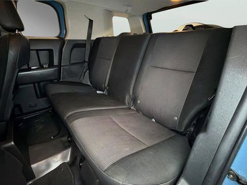 Used 2011 Toyota FJ Cruiser 4WD w/ Convenience Pkg image 32
