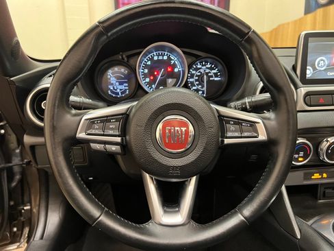 Used 2017 FIAT 124 Spider Classica RWD image 32