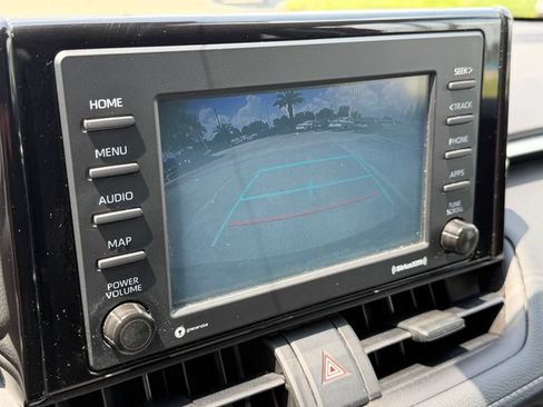 Used 2022 Toyota RAV4 XLE w/ Convenience Package FWD image 20