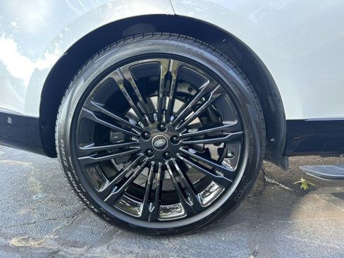 Used 2024 Land Rover Range Rover Long Wheelbase SE image 28