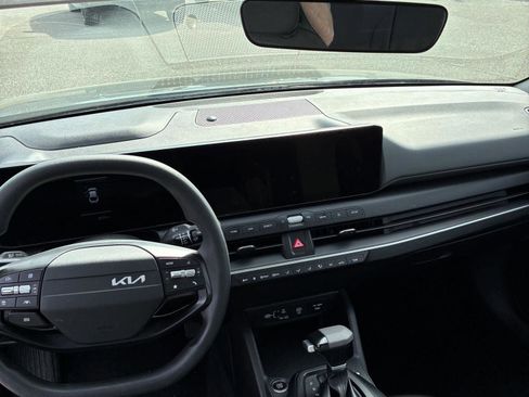 Used 2025 Kia K4 LXS image 7