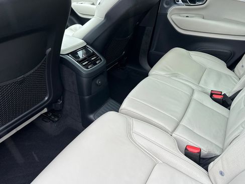 Certified 2022 Volvo XC90 T8 R-Design w/ Advanced Package image 5