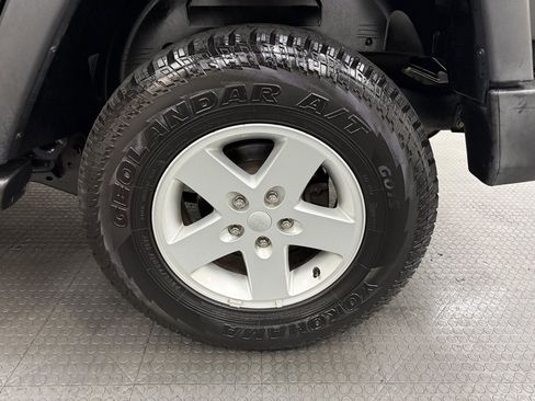 Used 2018 Jeep Wrangler Unlimited Sport S image 11