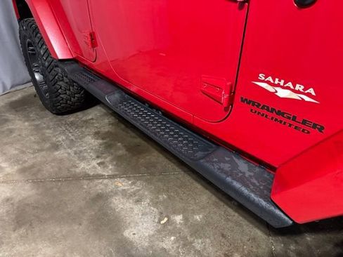 Used 2013 Jeep Wrangler Unlimited Sahara AWD/4WD image 20