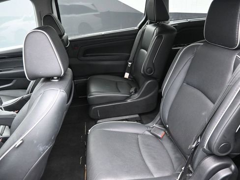 Used 2023 Honda Odyssey Elite image 13