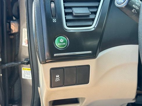 Used 2014 Honda Civic EX image 16