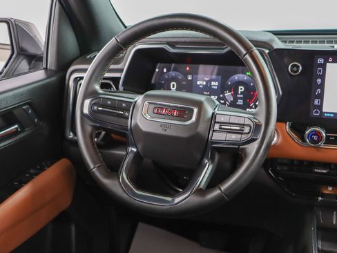 Used 2024 GMC Canyon AT4 w/ Canyon Safety Plus Package AWD/4WD image 13