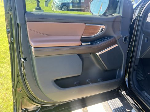 Used 2025 Ford Expedition King Ranch AWD/4WD image 14