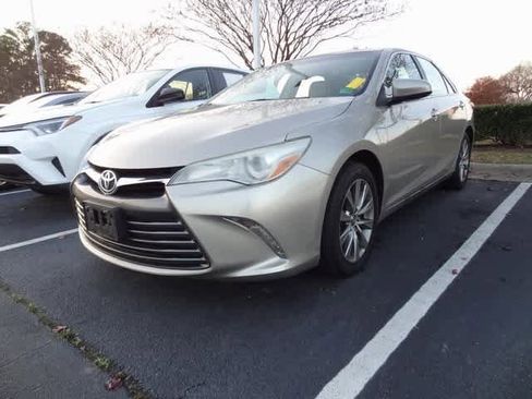 Used 2017 Toyota Camry XLE image 1
