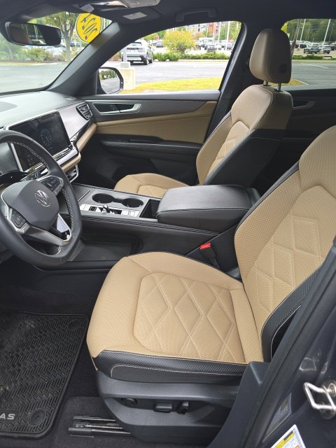 Used 2024 Volkswagen Atlas Cross Sport SE AWD/4WD image 16