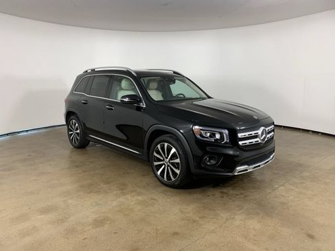 Used 2022 Mercedes-Benz GLB 250 4MATIC w/ Premium Package Lite image 5