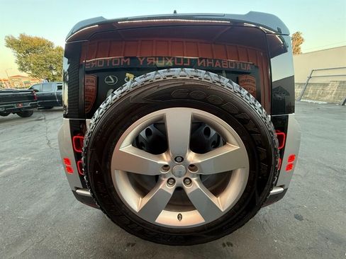 Used 2020 Land Rover Defender 110 First Edition AWD/4WD image 12