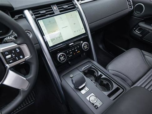 New 2026 Land Rover Discovery S AWD/4WD image 27