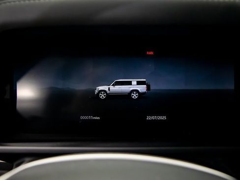 New 2025 Land Rover Defender 130 X-Dynamic SE image 17