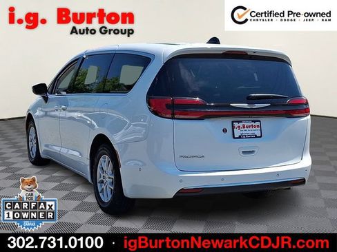 Certified 2023 Chrysler Pacifica Touring-L FWD image 4