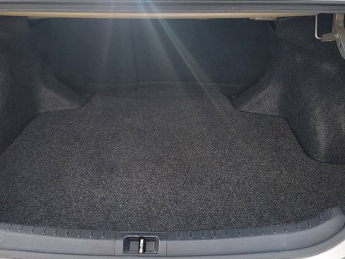 Used 2016 Toyota Corolla LE FWD image 21