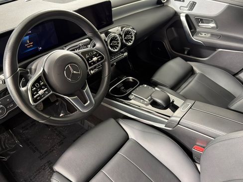 Used 2023 Mercedes-Benz CLA 250 w/ Premium Package image 9