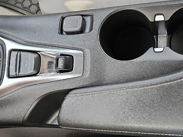 Used 2023 Chevrolet Camaro LT RWD image 21