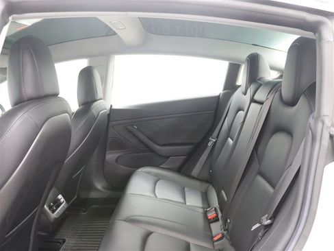 Used 2018 Tesla Model 3 Long Range RWD image 17