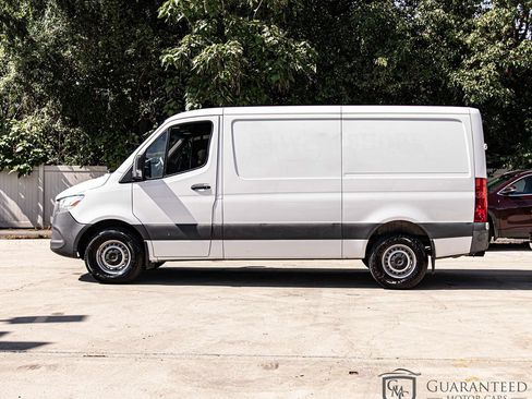 Used 2021 Mercedes-Benz Sprinter 2500 w/ Driver Convenience Package image 4