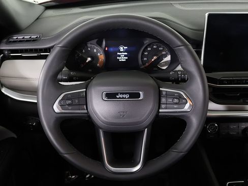 Used 2025 Jeep Compass Limited AWD/4WD image 38