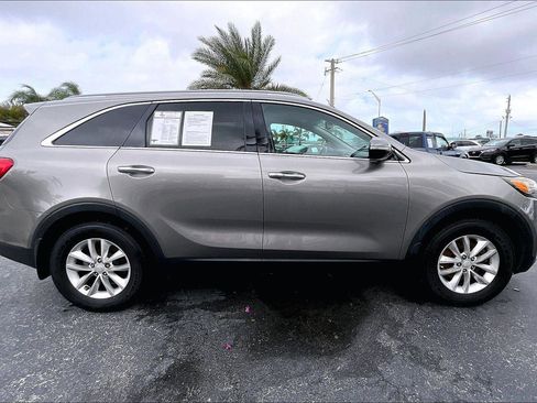 Used 2016 Kia Sorento FWD w/ LX Convenience Package image 31
