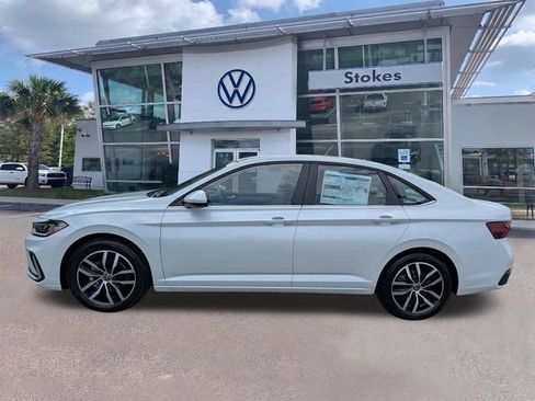 New 2026 Volkswagen Jetta SE FWD image 7