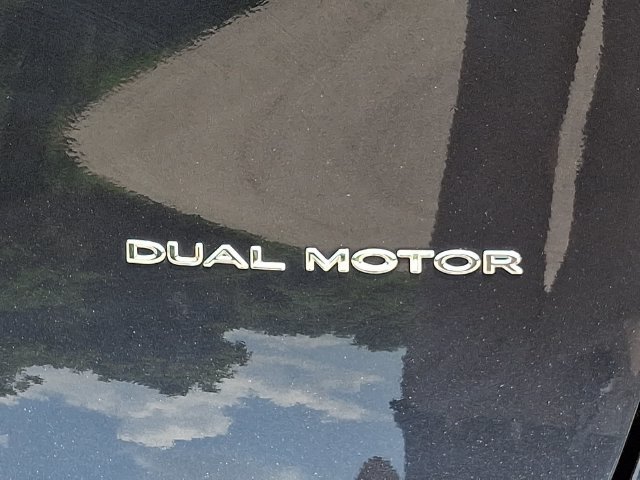 Used 2024 Tesla Model Y Long Range AWD/4WD image 35