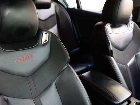 Used 2015 Chevrolet SS image 28