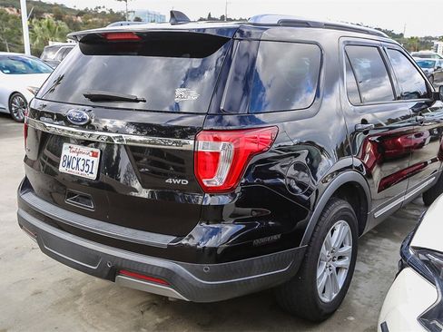 Used 2019 Ford Explorer XLT image 4