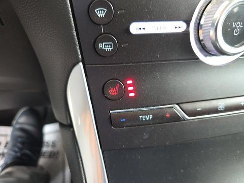 Used 2019 Ford Edge Titanium AWD/4WD image 15