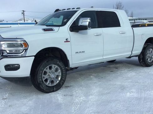 Used 2024 RAM 3500 Laramie w/ Towing Technology Group AWD/4WD image 4