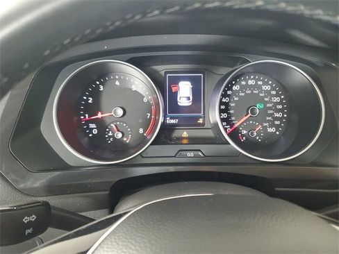 Used 2020 Volkswagen Tiguan SE w/ Panoramic Sunroof Package image 26
