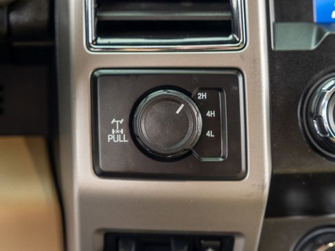 Used 2020 Ford F350 Lariat w/ Lariat Value Package image 21