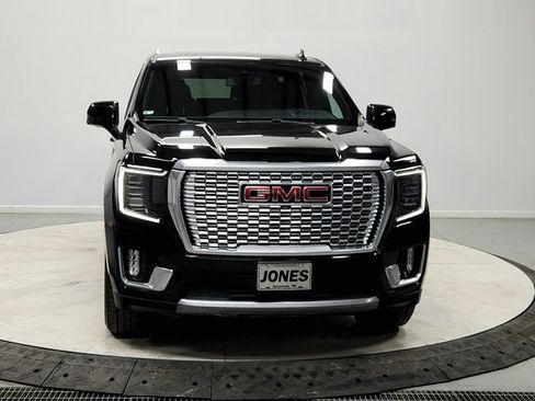 Used 2023 GMC Yukon Denali image 2