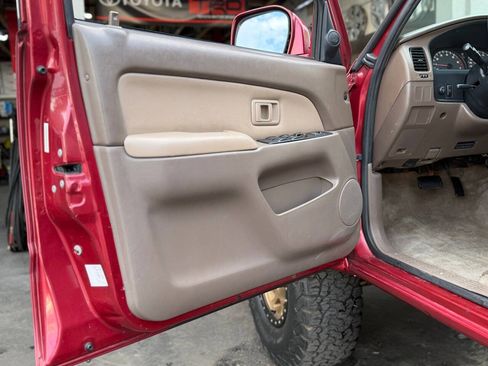 Used 2002 Toyota 4Runner SR5 w/ Leather Trim Pkg AWD/4WD image 87