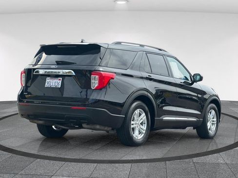 Certified 2023 Ford Explorer XLT image 5