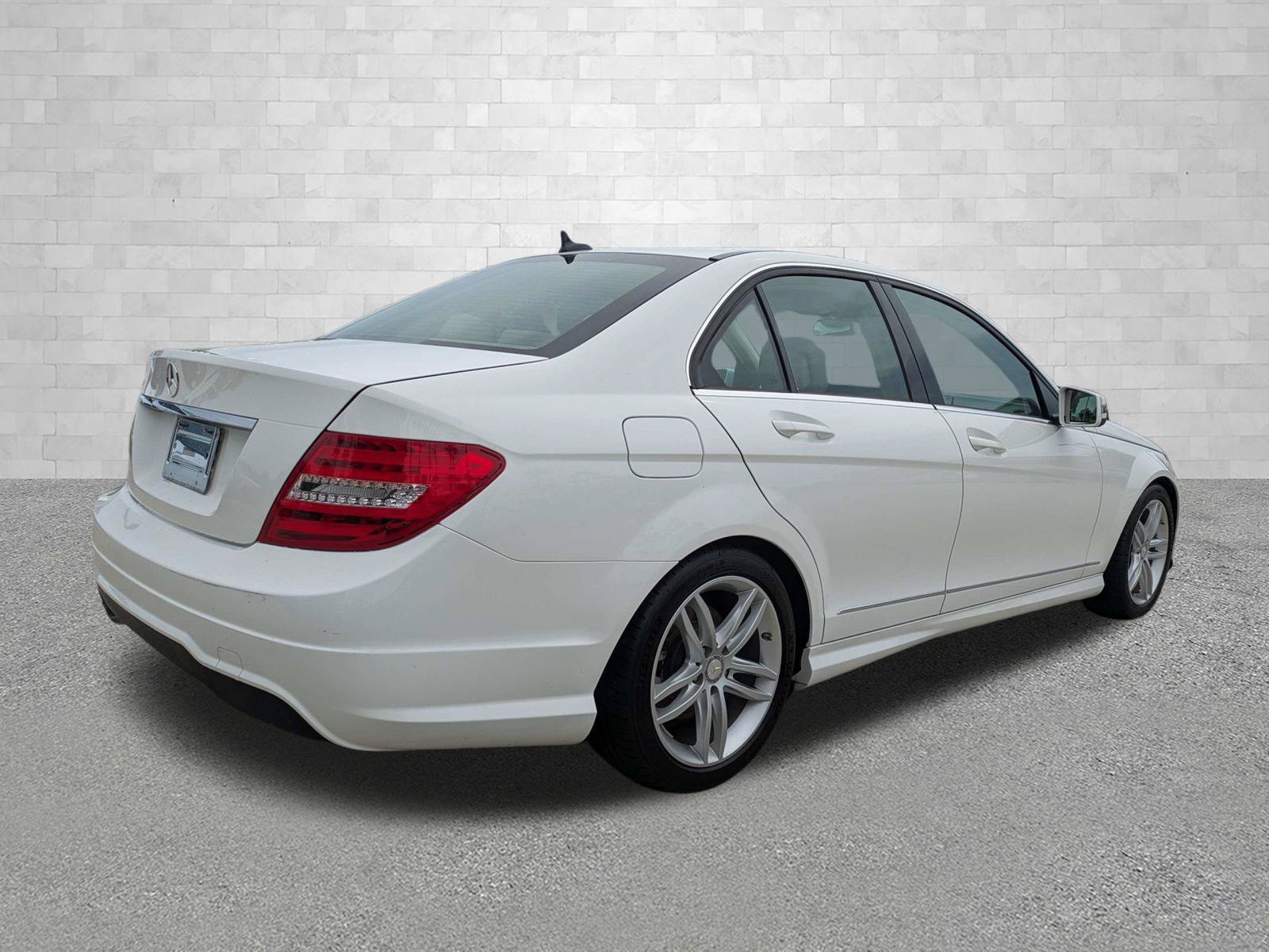 Used 2013 Mercedes-Benz C 250 Sedan image 2