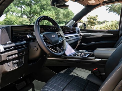Used 2025 Cadillac Escalade V image 32