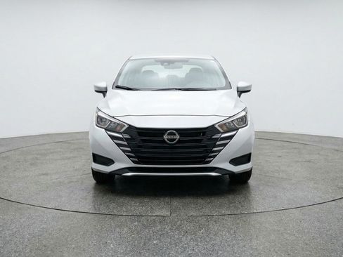 Used 2025 Nissan Versa SV FWD image 2