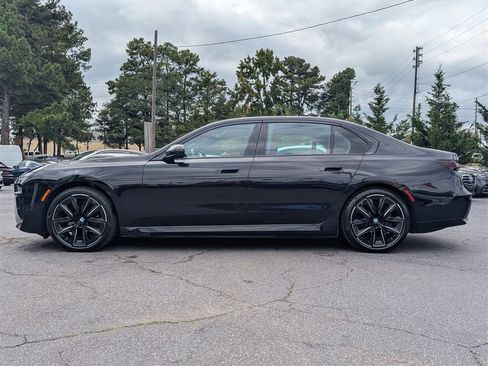 Used 2023 BMW i7 xDrive60 image 24