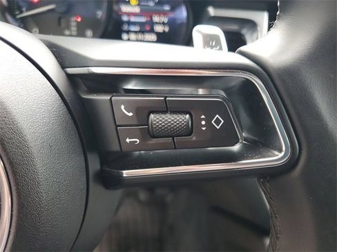 Used 2024 Porsche Macan w/ Premium Plus Package image 23